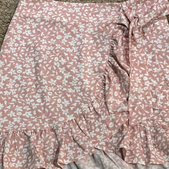 Pink Floral Skirt 🌸 - Picture 6 of 8